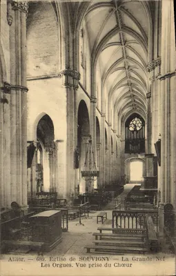 Igreja de Souvigny — A Grande Nave vista do Coro — Aliter, n° 689