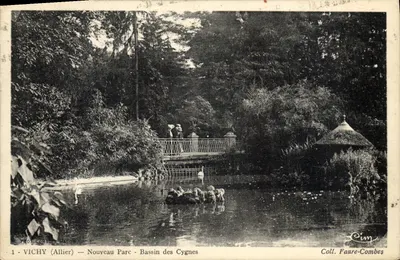 Vichy (Allier) — Novo Parque - Bassin dos Cisnes — Fot. Comble-Facon