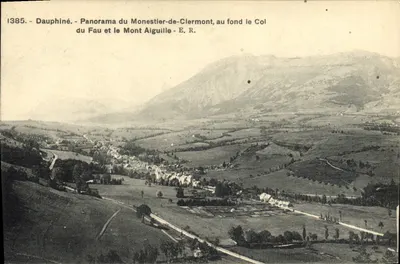 Dauphiné - Panorama de Monestier-de-Clermont, no fundo o Col du Fau e o Mont Aiguille - E. R. - n° 1385
