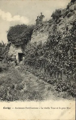 Cergy — Antigas Fortificações — A Velha Torre e o Grande Muro