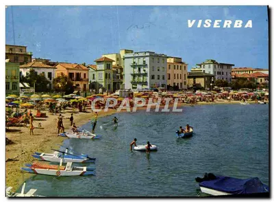 Viserba — praia e hotéis vistos do mar