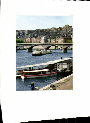 Vue du port de Bordeaux — pont et bateaux