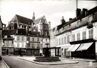 Saint-Florentin — Place des Fontaines — C.P.A.P.HIL