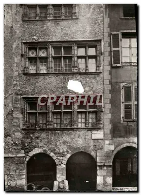 Villefranche-de-Rouergue — Maison XVᵉ siècle. Place Notre-Dame.