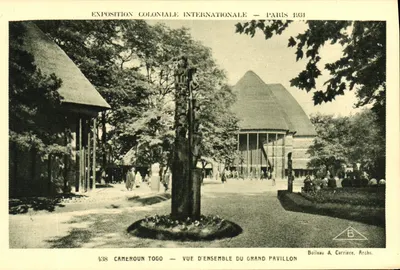 Cameroun Togo — Vue d'ensemble du grand pavillon — Exposition Coloniale Internationale — Paris 1931