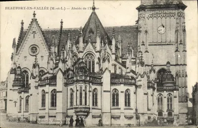 Beaufort-en-Vallée (M.-et-L.) — Abside de l'Église — Édit. E. Auger, Papeterie, Beaufort-en-Vallée