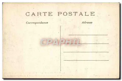 As Estátuas da fachada da Catedral de REIMS após o crime dos bárbaros — Phot-Express — Verso