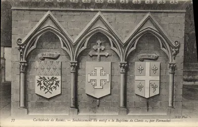 Catedral de Reims — Soubassement do motivo « O Batismo de Clóvis », por Vernachel