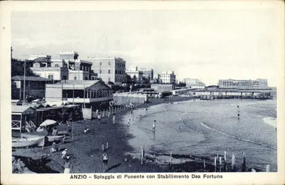 Anzio - Praia de Ponente com Estabelecimento Dea Fortuna