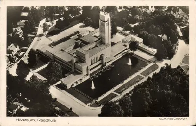 Hilversum, Raadhuis — vista aérea — K.L.M.-Foto Copyright