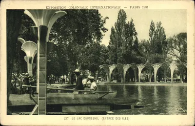 Exposition Coloniale Internationale — Paris 1931 — Le Lac Daumesnil (Entrée des Îles) — éditeur BRAUN & Cie, Imp. Éditeurs-Concessionnaires