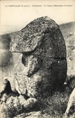 La Ferté-Alais (S.-et-O.) - L'Ardennay - Le Casque (Monument druidique)