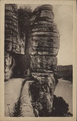 Vallon-Ruoms — A Entrada dos Túneis — Cim