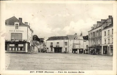 Évron (Mayenne) — Praça das Velhas Arcadas — Editor: Ray Leard, n° 2017