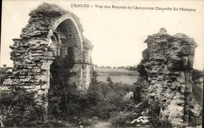 Chalus — Vista das Ruínas da Antiga Capela do Castelo — M. T. Impressor, Limoges