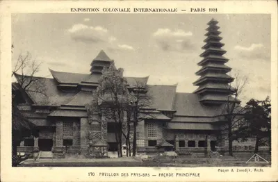 Exposition Coloniale Internationale — Paris 1931 — Pavillon des Pays-Bas — Façade Principale — Moojen & Zweedijk, Archs.