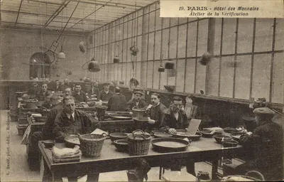 Paris - Hôtel des Monnaies - Atelier de la Vérification — L. Baade, phot. édit. Robinson (Sauve)