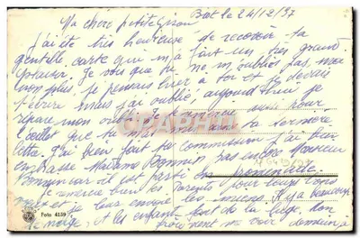 Enfants jouant à la traîne sur une pente enneigée — éditeur Begro — Reverso