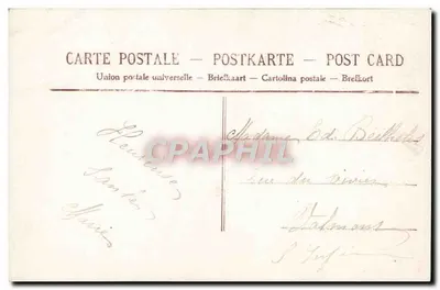 Młoda kobieta w błękitnym stroju — trzymająca kartkę pocztową — wydawca '4137' — Rewers