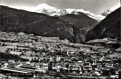 Brigue e o maciço do Simplon — vista panorâmica — Fot. C. G. Véron, Brigue