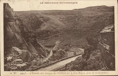 A Entrada das Gorges do LONGEAU em Bon-Repos, perto de GOUAREC — A.W. 4495 — A Bretanha Pitoresca