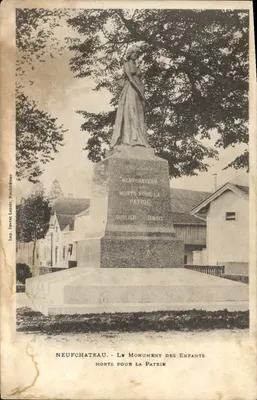 Bilhete postal antigo Neufchâtel O Monumento dos Crianças Mortas pela Parte