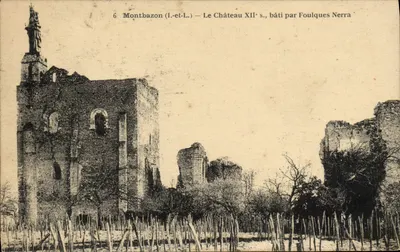 Montbazon (Indre-et-Loire) — O Castelo do século XII, construído por Foulques Nerra
