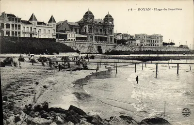 Royan - Plaża Foncillon — widok plaży i budynku z kopułą — wydawca Inguellèles, n° 7-8