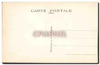 Chinon (Indre-et-Loire) — O Castelo (Monumento histórico) — Sala dos Troféus — Castelo do Meio (séculos XIII e XV). Fototipia A. Brue Dangers. — Verso