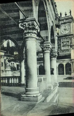 Udine - Palácio Municipal - Ângulo da Loggia do lado do meio-dia - Foi. Alinari