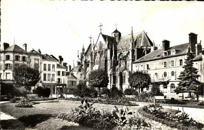 Troyes — Katedra św. Urbana i ogród prefektury — Éditions Photo du Bromme, Paryż