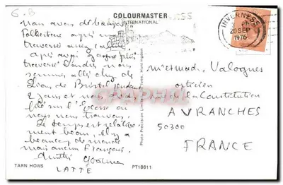 Deux cavaliers sur un chemin de montagne — Lac de loisirs en arrière-plan — éditeur COLOURMASTER INTERNATIONAL — Verso