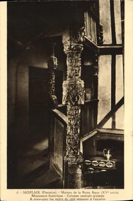 Morlaix (Finistère) - Casa della Regina Anna (XVe secolo) — colonna centrale scolpita