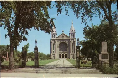 Catedral de Saint-Boniface — Winnipeg, Manitoba — Golding & Company