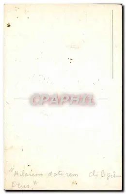 लंबी प्रतिमा — खंडहर शिल्प का विवरण — कोई प्रकाशक या नंबर दृश्यमान नहीं — पीछे