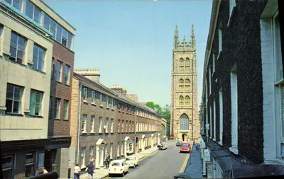 Igreja de Santa Maria Madalena, Taunton — vista da rua com igreja — editor Colourmaster International, n° PLX6537