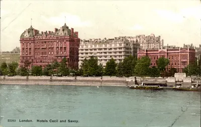 Londres. Hotéis Cecil e Savoy.