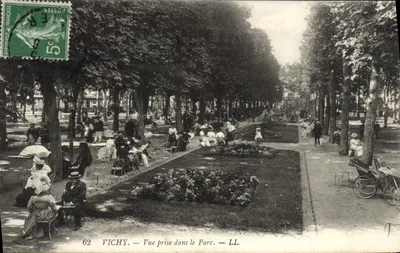 VICHY — Widok zrobiony w Parku — LL.