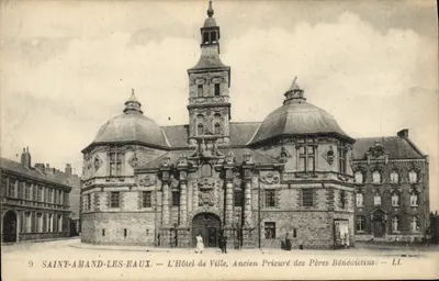 Saint-Amand-les-Eaux — O Hotel de Ville, Antigo Priorado dos Padres Beneditinos — LL