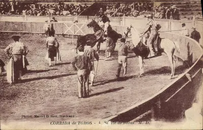 Corrida de toros — scène de parade — Photot Marcel D. Ibey, Bordeaux, n° 4