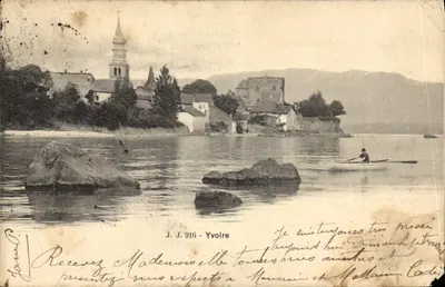 Yvoire — vista do lago com igreja e balsa — J. J. 916