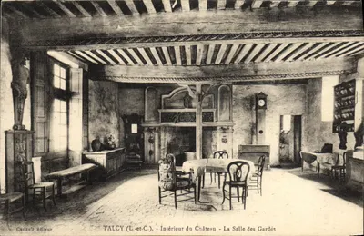 TALCY (L.-et-C.) - Interior do Castelo - A Sala dos Guardas — Gaultault, editor