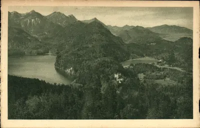 Schloss Hohenschwangau — vista panorâmica do lago e das montanhas — editor Orléans & Füssen, n° 32