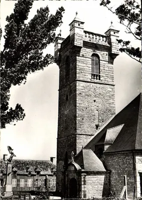 São Pedro-Igreja — Sino base romano elevado no século XII — Edit. Normandes, n° 59-629