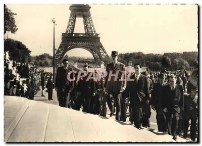 Giải phóng Paris — Tướng De Gaulle tại Cung điện Chaillot — Cliché R. Bertin