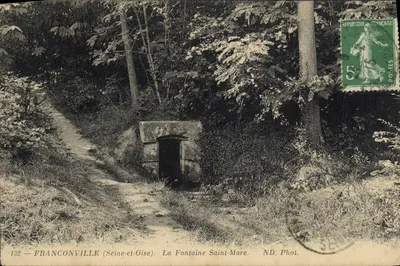 Franconville (Seine-et-Oise) — A Fonte de São Marcos — ND. Phot.