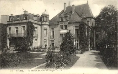 Vichy — A Casa da Sra. de Sévigné — LL.