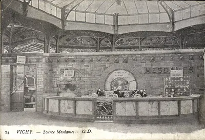 Vichy — Source Mesdamès — G.D.