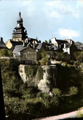 Bilhete postal moderno — Vista panorâmica de Moncontour