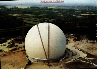 Pleumeur-Bodou — Construção do radôme do satélite Telstar — Photothèque Lapie